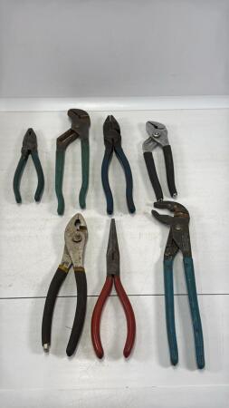 (7) SETS OF ADJUSTABLE/NEEDLE NOSE/LINESMAN PLIERS