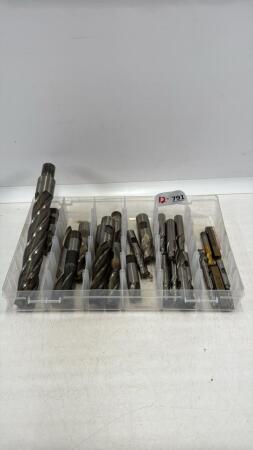 ASSORTMENT OF MILLING BITS IN TRAY