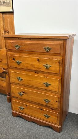 5 DRAWER PINE CHEST OF DRAWERS