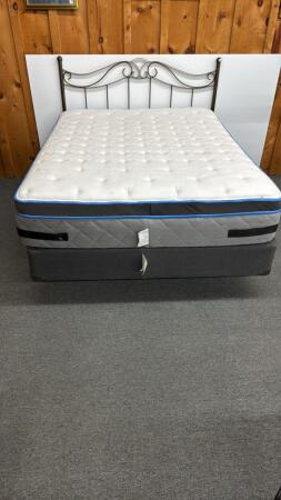 QUEEN SEALY POSTUREPEDIC PILLOW TOP MATTRESS