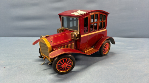 Tin Battery Operated Car 9in Long Untested