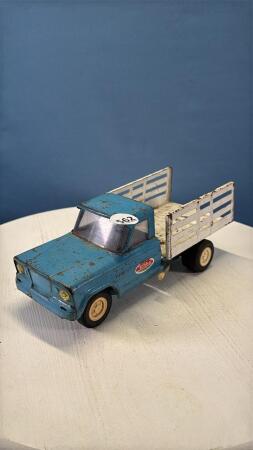 TONKA TIN TRUCK WITH DUMP BOX