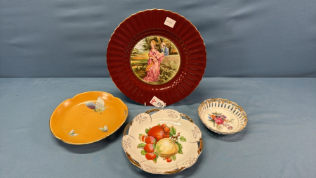 Wade 10in Plate with 3 Decorative Plates