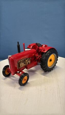 MASSEY HARRIS 555 DIESEL TRACTOR