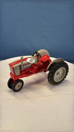 FORD 901 SELECT-O-SPEED NF TRACTOR