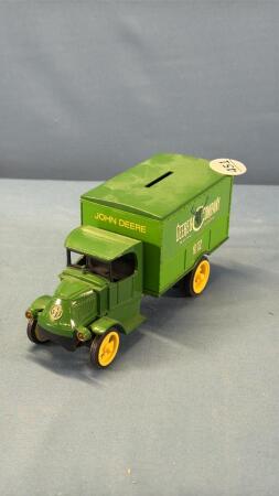 JOHN DEERE 1926 MACK BULL DOG TRUCK