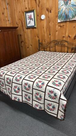 STARBURST PATTERN QUILT