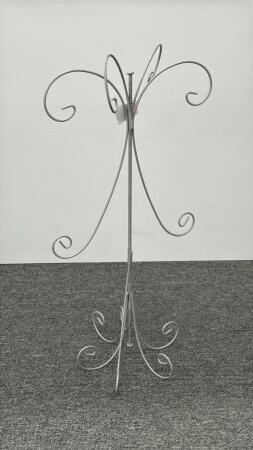 METAL ORNAMENT STAND