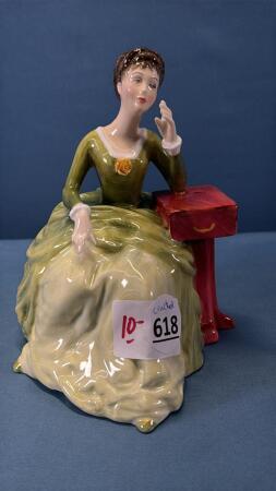 ROYAL DOULTON "CAROLYN"