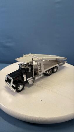 PETERBILT STRAIGHT TRUCK CAR HAULER