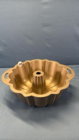 BUNDT PAN CAST METAL PAN
