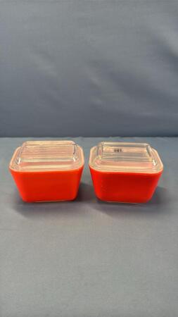 (2) PYREX FRIDGE KEEPERS WITH LIDS