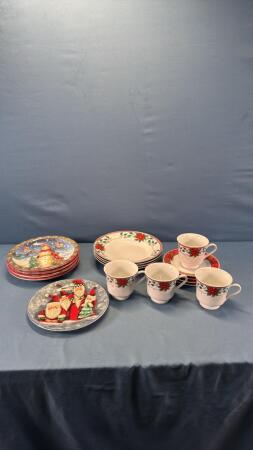 CHRISTMAS DINNER WARE LOT