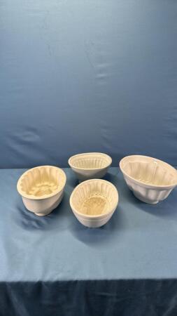 (4) JELLO MOULDS
