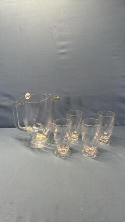 GLASS PITCHER & (4) 5IN TALL TUMBLERS