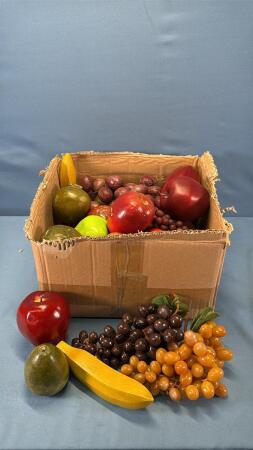 LOT OF ARTIFICAL FRUIT