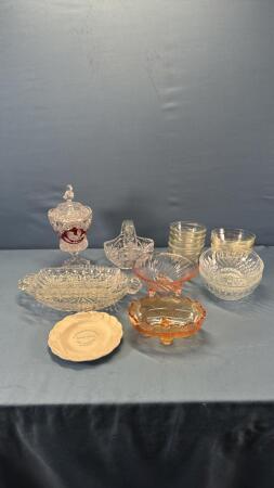 ASSORTED GLASSWARE LOT