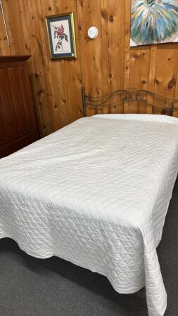 WHITE QUILT