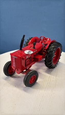 MCCORMICK WD-9 TRACTOR
