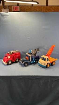 LOT OF 3 PLASTIC TOYS