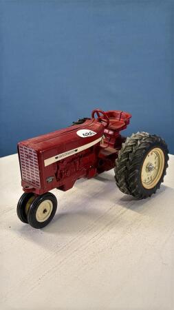 INTERNATIONAL 544 NF WITH CUSTOM DUALS