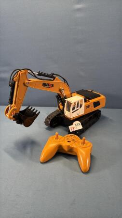 HUINA 331 REMOTE CONTROLLED EXCAVATOR