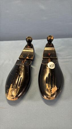 PAIR OF WOODEN SHOE STRETCHERS