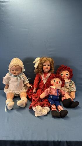 ASSORTED LOT OF DOLLS