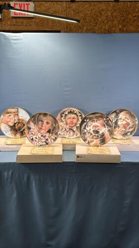 (5) WEDGEWOOD, PETER FROMME-DOUGLAS PLATES