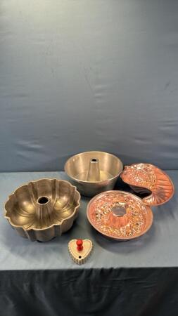(5) CAKE MOLDS