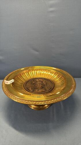 SHALLOW DISH MOUNTED ON BRASS BASE