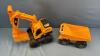PLASTIC EXCAVATOR & PLASTIC DUMP TRUCK - 3