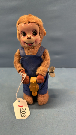 Wind-Up Plastic Jack Hammering Bear -7in High -Works