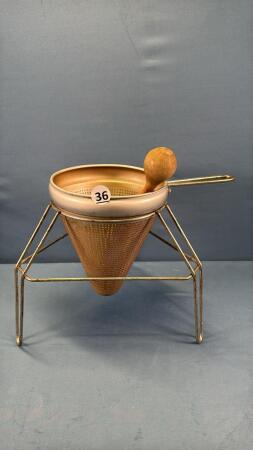 COLLANDER WITH STAND & WOODEN MASHER