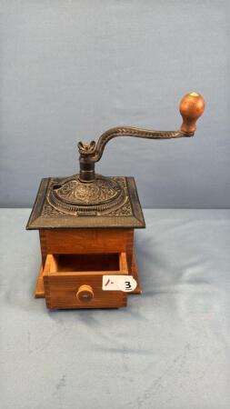 VINTAGE COFFEE GRINDER