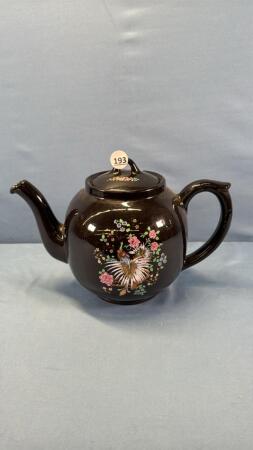 LARGE TEA POT