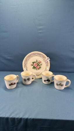 TUDOR ROSE PATTERN PLATE WITH GOLD BORDER