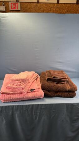 (5) TOWELS, (3) HAND TOWELS AND (4) FACE CLOTHES
