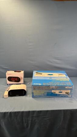 2 ALARM CLOCK RADIOS&UNDER CABINET CD CLOCK RADIO