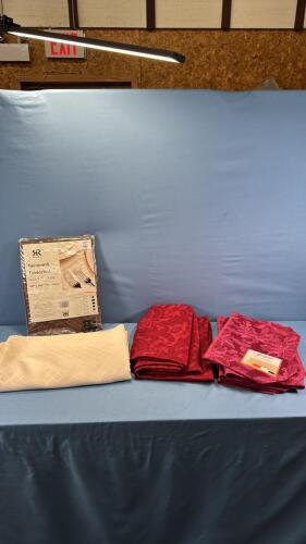 TABLECLOTHS, NAPKINS AND PLACEMATS