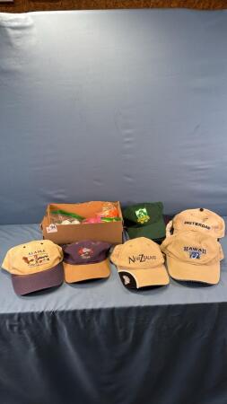 APPROX. 30 GOLF BALLS & (7) TOURIST CAPS