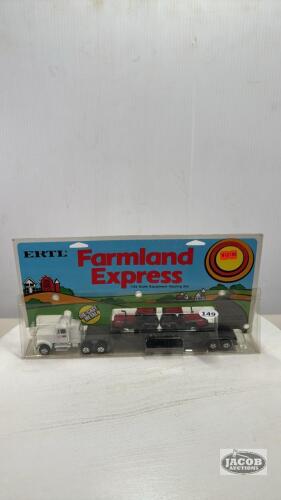 CASE SEMI WITH 2 CASE INTERNATIONAL 2594 TRACTORS