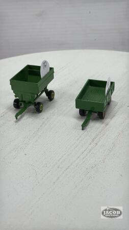 JOHN DEERE GRAVITY BIN & JOHN DEERE BARGE WAGON
