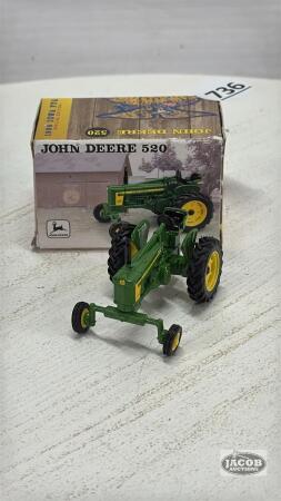 JOHN DEERE 520 TRACTOR
