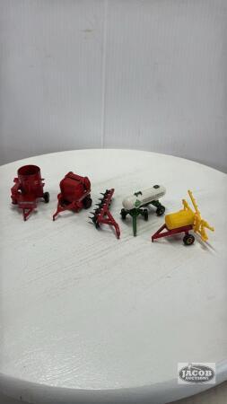 (5) 1/64 ETRL IMPLEMENTS