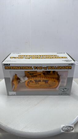 INTERNATIONAL T-340 CRAWLER WITH BULL GRADER