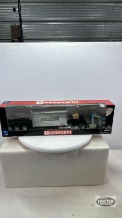 KENWORTH W900 WITH LOW BOY TRAILER