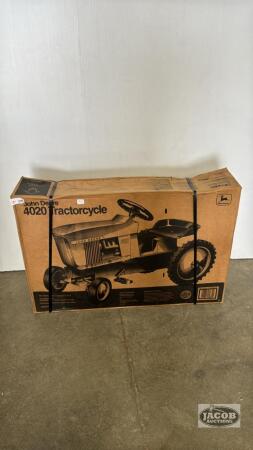 NEW IN BOX JOHN DEERE 4020 PEDAL TRACTOR