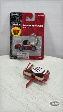 INTERNATIONAL 800 PLANTER & CASE KEY CHAIN