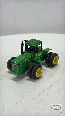 JOHN DEERE 8850 ARTICULATED TRACTOR WITH DUALS